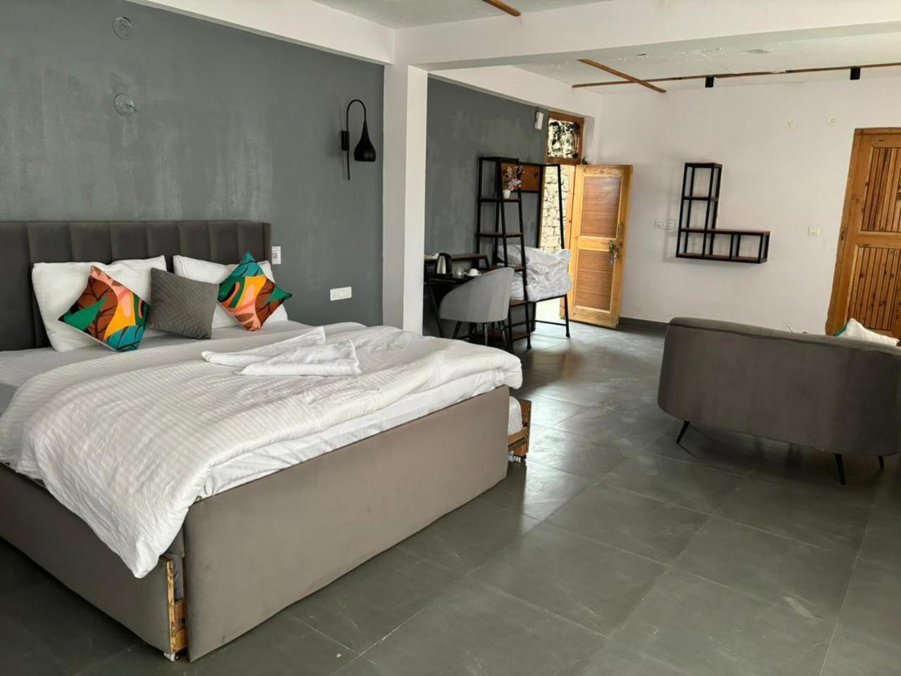 Peppy Nomads Luxuria Jibhi Exterior foto